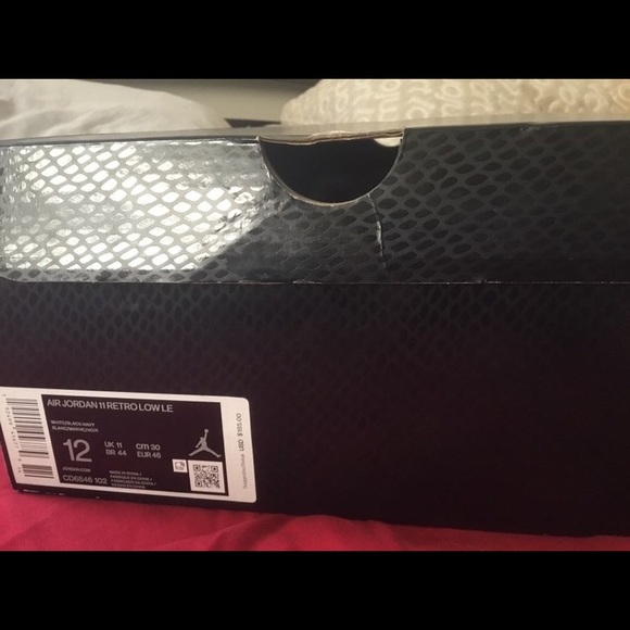 Navy Blue SNAKESKIN 11s LOW - Picture 2 of 3